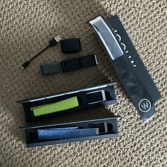 WHOOP 3.0 and 3 bands with clasps - Picture 7 of 7